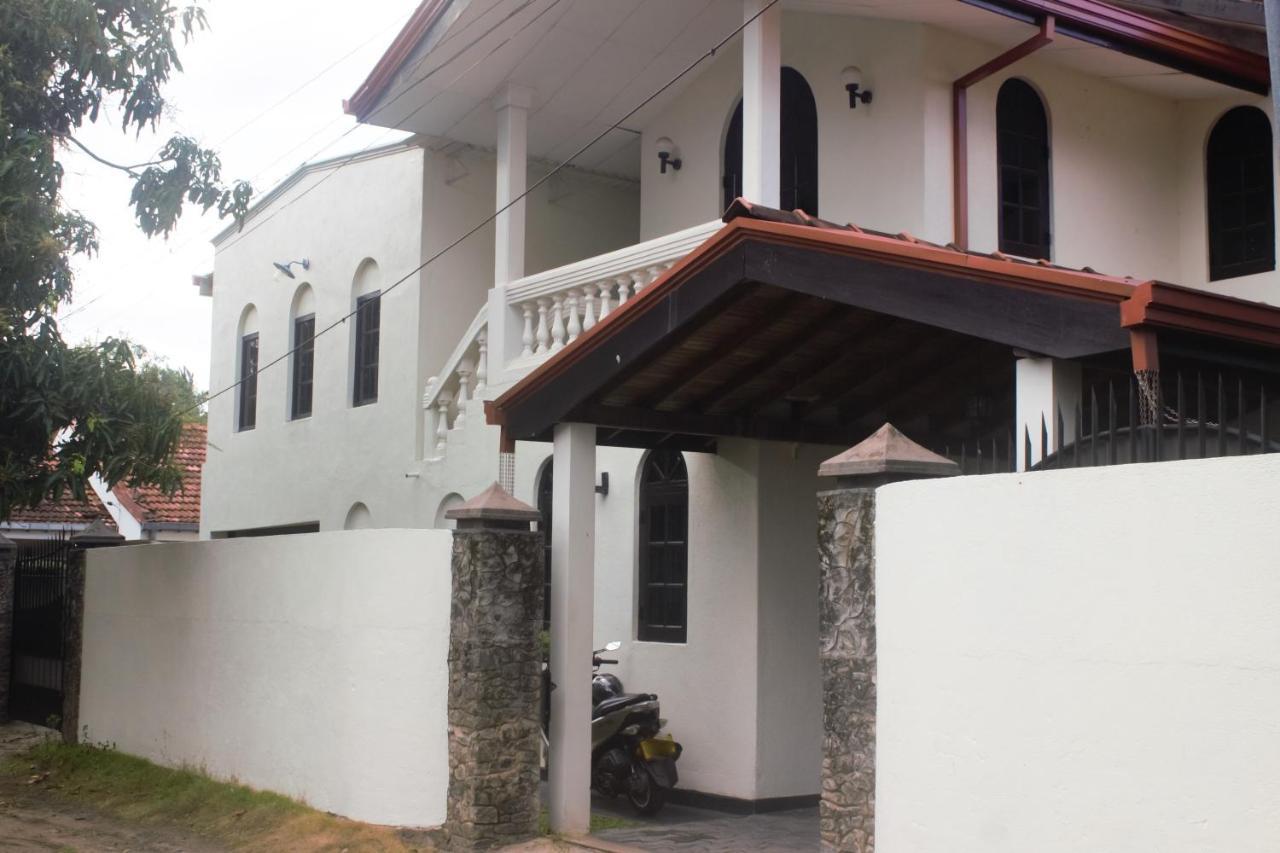 Airport Gateway Residence Negombo Exterior photo